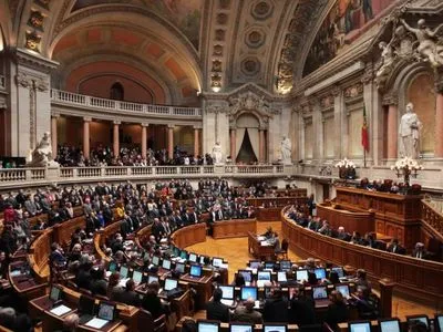 Парламент Португалии принял закон о легализации эвтаназии