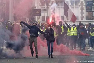 Під час протестів у Парижі затримали щонайменше 28 осіб
