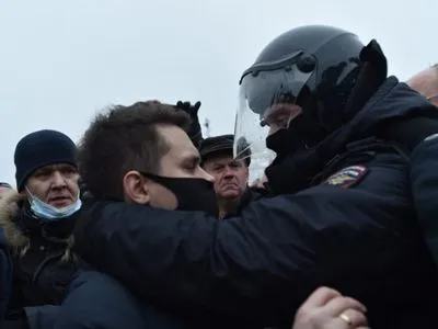 5 тисяч: силовики встановили рекорд за кількістю затриманих під час протестів у Росії