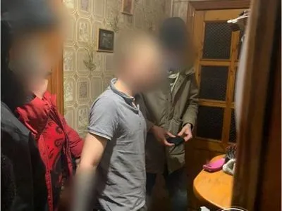 Силой затащил в дом: в Мариуполе изнасиловали подростка