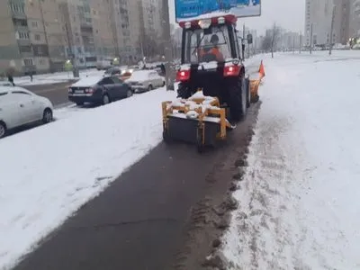 Киевская зима: сегодня составлено более 30 протоколов за неубранный снег