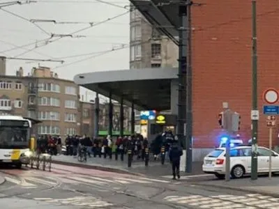 В Брюсселе неизвестный с ножом напал на пассажиров метро