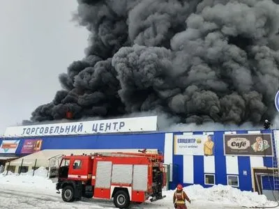Пожежа в "Епіцентрі" у Первомайську: з'явилося відео з дрона
