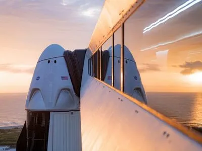 Американский миллиардер заплатил SpaceX за первый гражданский полет в космос