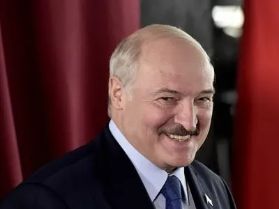 Лукашенко і його оточення заробляють на контрабанді сигарет до РФ та ЄС - розслідування