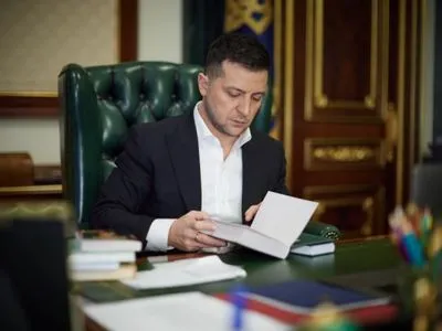 Ревизор Зеленский: Президент проверил, можно ли в Киеве купить книги Булгакова