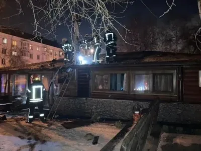На столичной Приорке потушили пожар в ресторане: людей эвакуировали