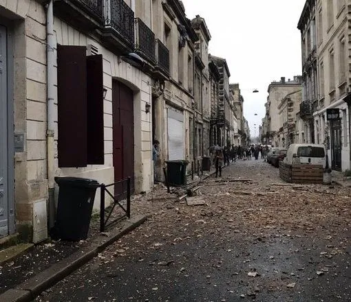 После взрыва в Бордо обрушился дом, есть пострадавшие