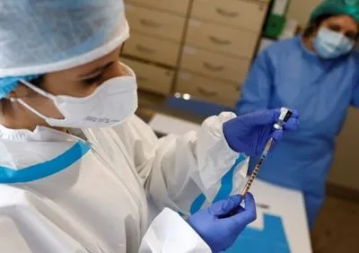 Врач озвучил сроки массовой вакцинации украинский от коронавируса