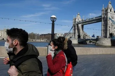 В Британии хотят на 10 лет сажать туристов за нарушение режима карантина