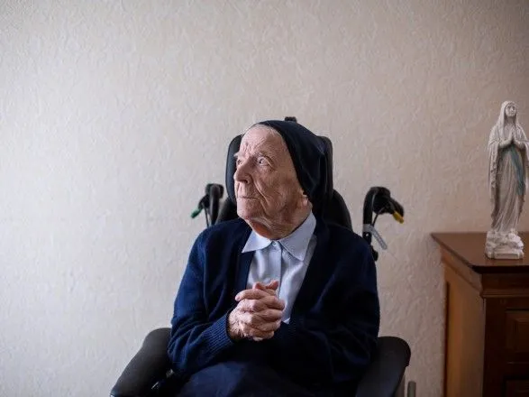 Во Франции 116-летняя монахиня выздоровела после COVID-19
