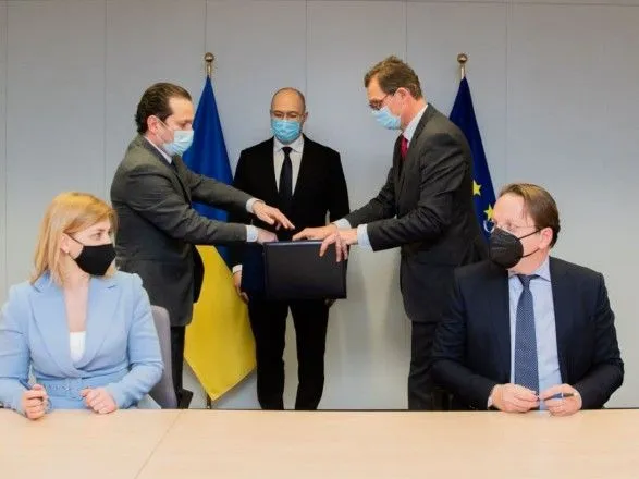 На кону грант почти на 2,5 млн евро: Украина и ЕС согласовали проект относительно потенциала госслужбы
