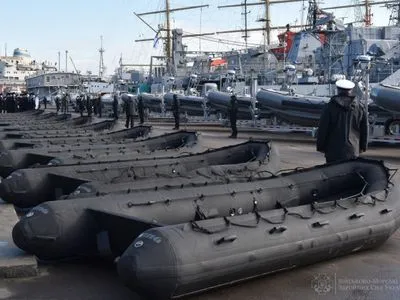 Десяток скоростных катеров и более 70 надувных лодок: украинские моряки получили очередную помощь от США