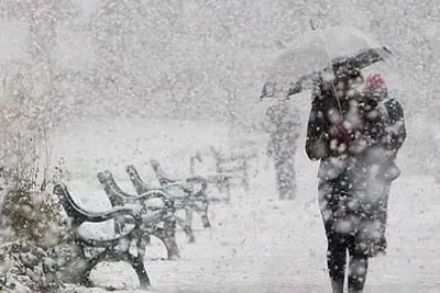 Непогода в столице: в Киеве за двое суток выпало 35 см снега