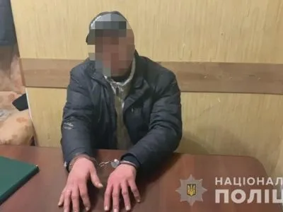 Насиловал жену и двух дочерей: в Одессе задержали неоднократно судимого