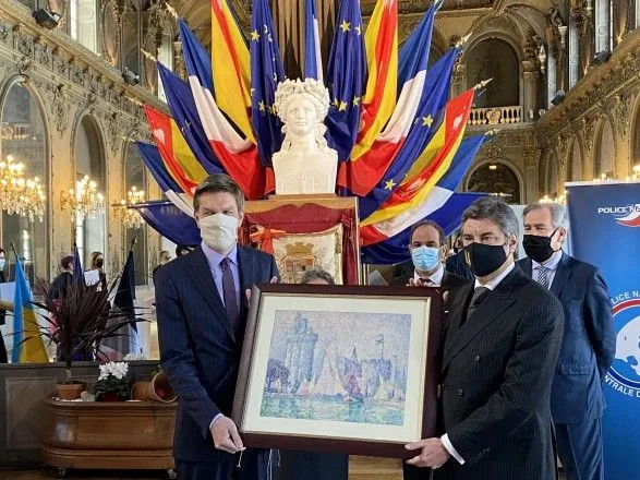 Україна передала Франції викрадену картину Сіньяка