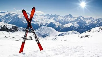 Во Франции при падении со скалы погибла лыжница