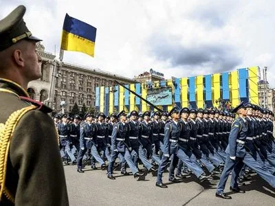 Річковий парад Дніпром, повітряна колона над Хрещатиком та тисяча музикантів: як військові готуються до 30-річчя Незалежності