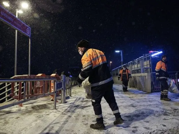 Снегопад обрушился на Турцию: больше всего досталось Стамбулу