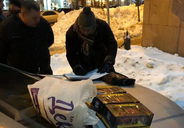 Кокаїн в іграшках: колишній правоохоронець постачав наркотики до Києва