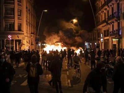 В Іспанії засудили ліворадикального репера: у Барселоні, Мадриді та ряді міст спалахнули масові заворушення