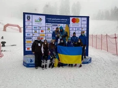 Гірськолижний спорт: юнацька збірна України виборола три медалі на турнірі в Румунії