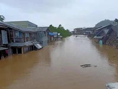 Через наближення шторму на Філіппінах евакуювали понад 51 тис людей