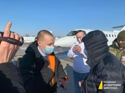 В "Борисполе" посадили самолет с экс-замглавы ПриватБанка: НАБУ говорит, ему согласовали подозрение