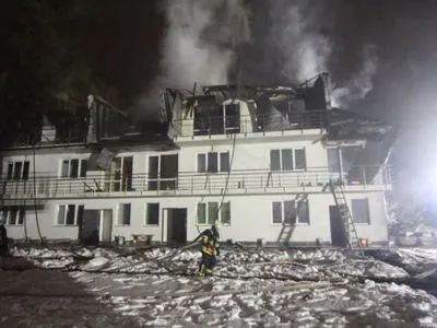 Выгорела крыша и подвал: в Киеве произошел масштабный пожар в жилом доме