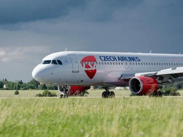 Через пандемію "Чешські авіалінії" заявили про звільнення усіх співробітників
