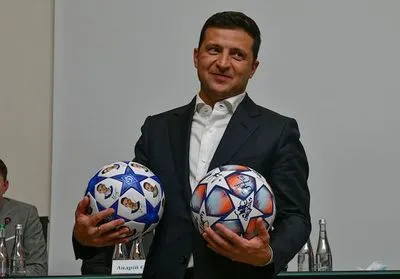 Зеленский поздравил "Динамо" и "Шахтер" с победами в Лиге Европы