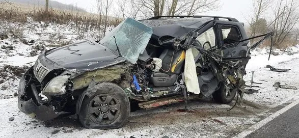 Под Харьковом произошло тройное ДТП: одно авто разбито вдребезги