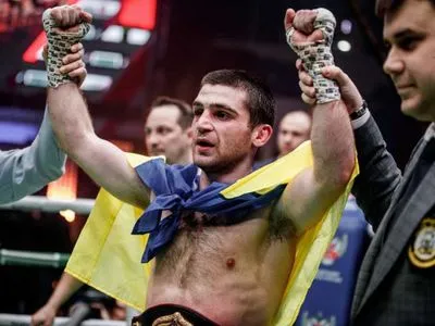 Торжествовал в Москве: Украинский боксер нанес поражение россиянину
