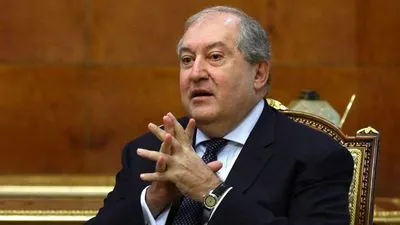 Президент Вірменії відмовився звільняти главу Генштабу на вимогу Пашиняна