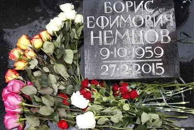 Акция памяти Бориса Немцова: в российской Казани задержали двух человек