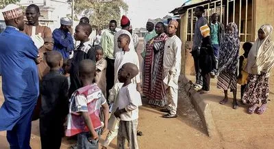 Нігерія закриває школи-інтернати після викрадення учениць