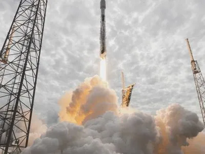 SpaceX запустить на орбіту 60 супутників