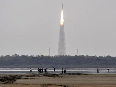 Индия успешно запустила на орбиту 19 спутников