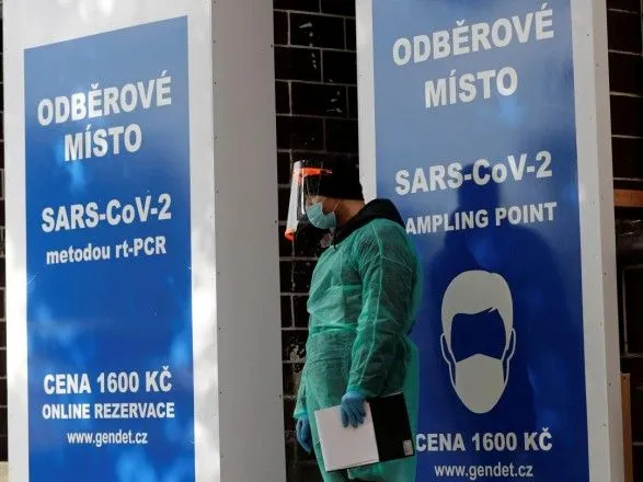 Влада Чехії зобов'язала роботодавців тестувати співробітників на коронавірус