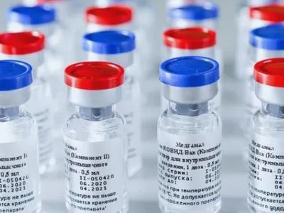 Словакия получила первую партию российской вакцины от коронавируса
