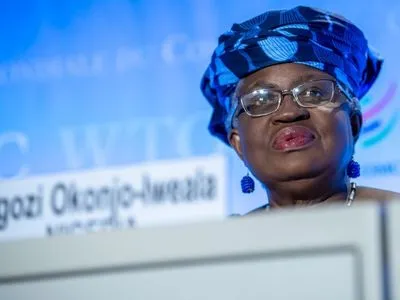 Нігерійка Оконджо-Івеала, перша жінка-глава СОТ, офіційно вступила на посаду