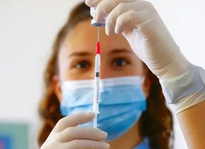 В Минздраве рассчитывают до конца недели увеличить количество прививок от COVID-19 до 11 тысяч