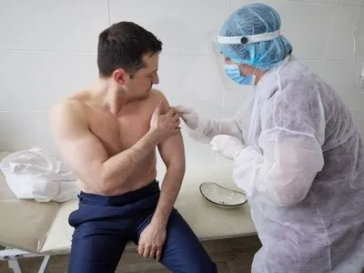 Зеленського вакцинували від COVID-19 - у військовому госпіталі в Сєвєродонецьку