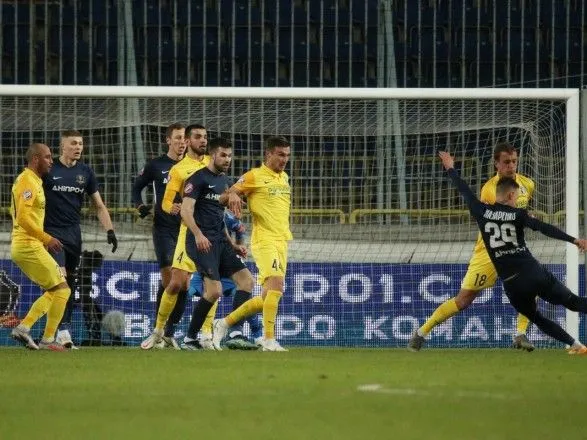 Серія пенальті визначила заключного учасника півфіналу Кубку України