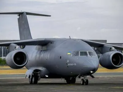 Шмигаль: держава сплатила "Антонову" аванс за три літаки Ан-178