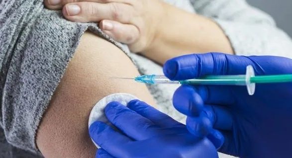 Максим Степанов не исключает, что в этом году профилактические прививки начнут делать и в аптеках