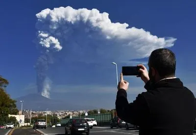 Вулкан Етна викинув стовп попелу на 12 кілометрів