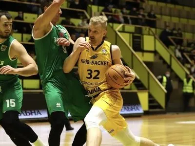 Баскетбол: лидер Суперлиги в овертайме нанес поражение БК "Запорожье"