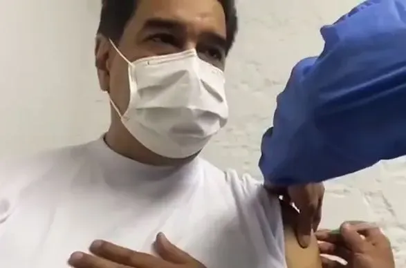 Президент Венесуели Мадуро вакцинувався "Супутником V"