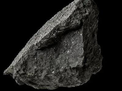 Метеорит Вінчкомба: у Великій Британії знайшли метеорит з "життєвими блоками"
